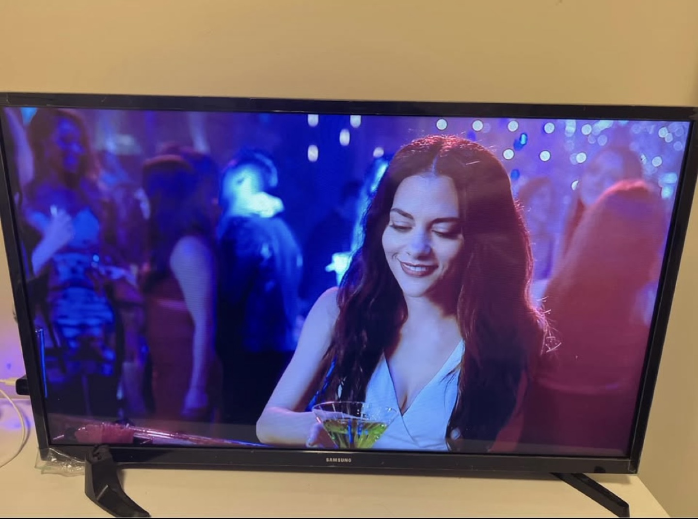 Samsung Smart TV - 32 inch - photo 2