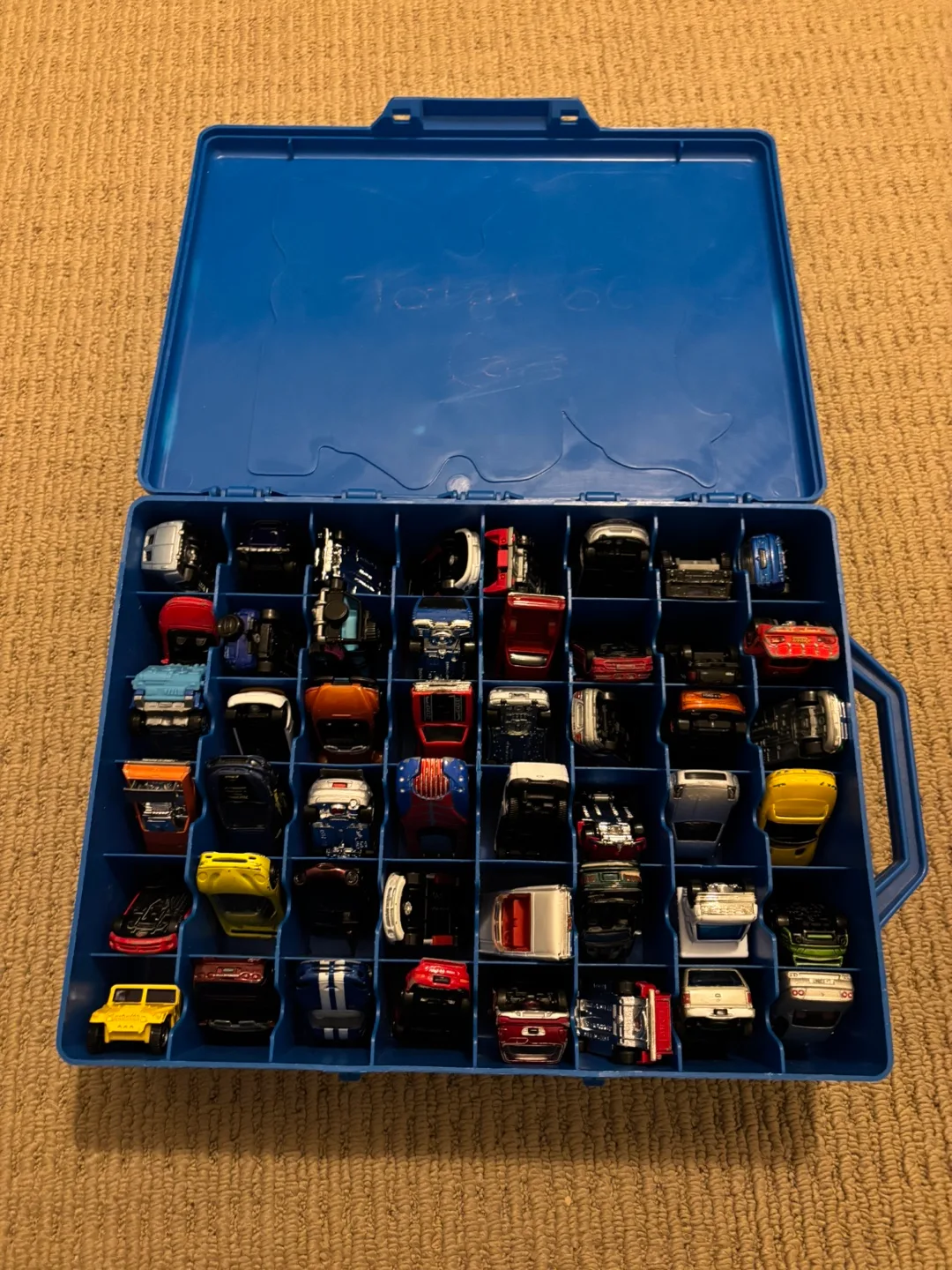 Hot Wheels 48 Car Carry Case with Cars image indicator(2)