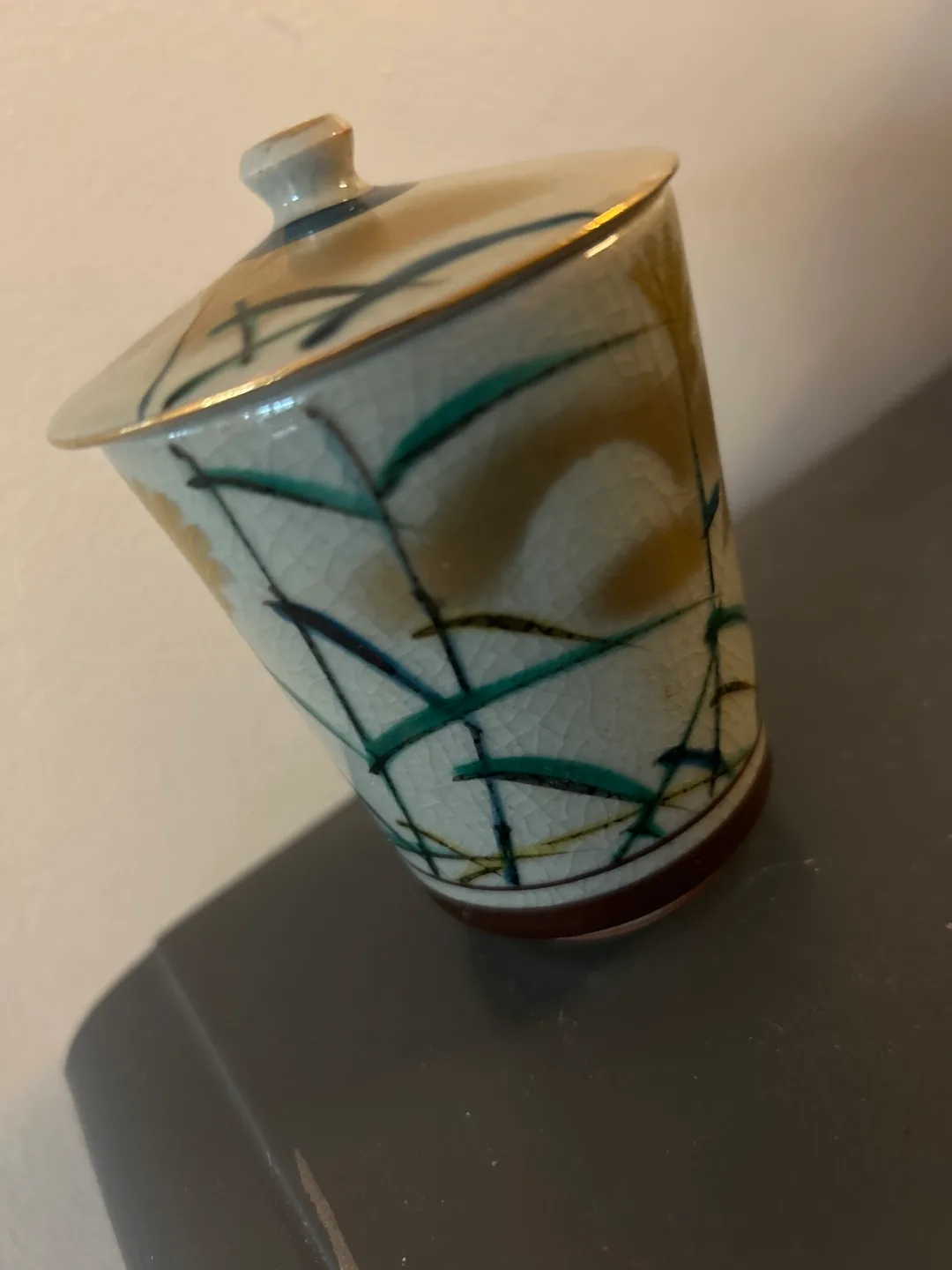 Vintage Japanese Tea Cups with Lids image indicator(2)