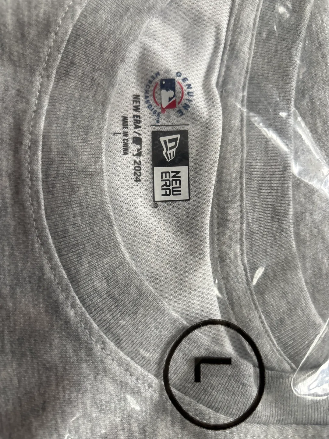 New Era Toronto Skyline T-Shirt - Size Large image indicator(3)