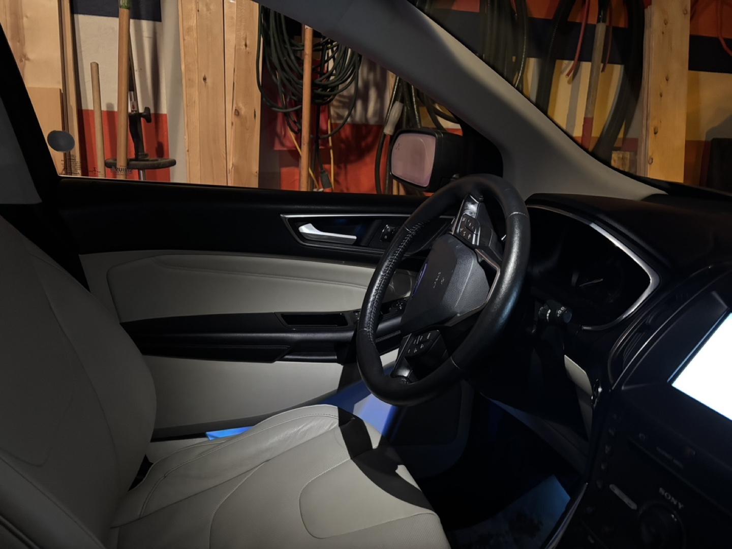 2015 Ford Edge SUV - Clean Interior & Exterior - photo 5