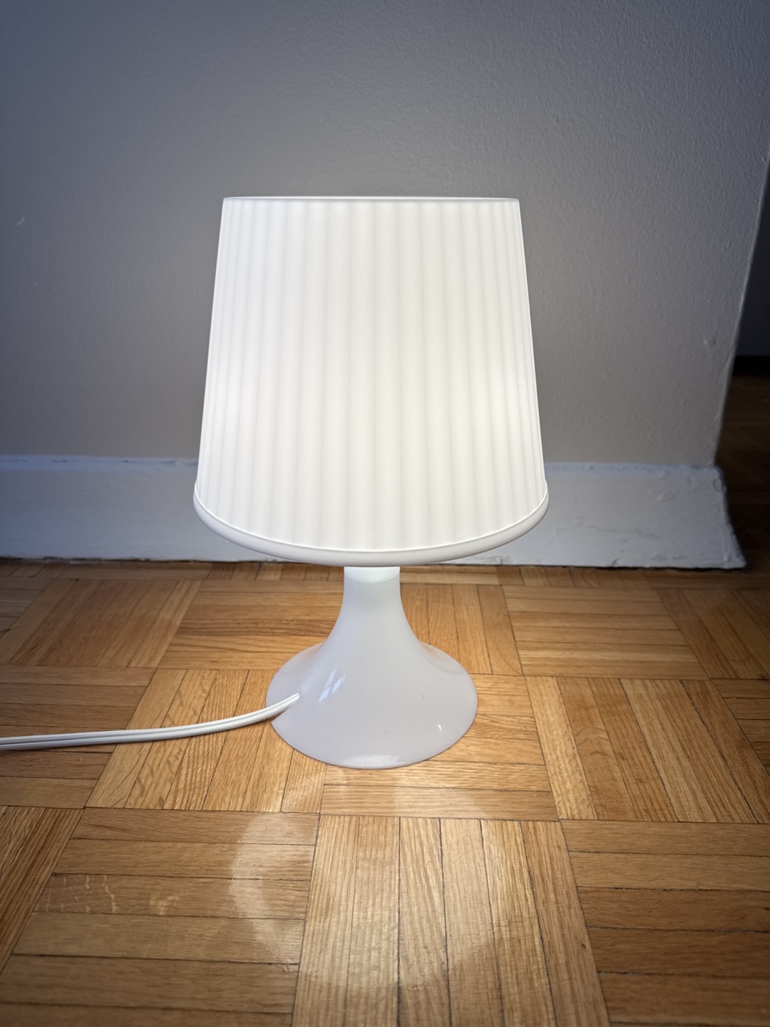 White Table Lamp with Bell Shade - photo 3