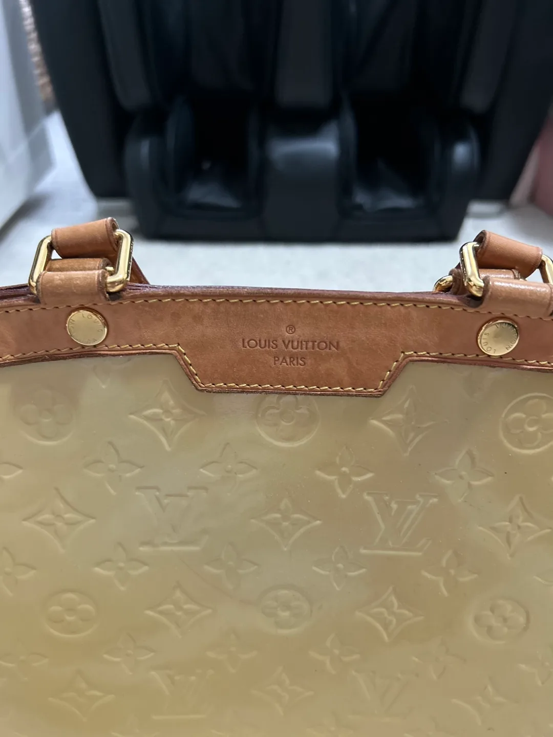 Authentic Louis Vuitton Monogram Vernis Handbag image indicator(2)