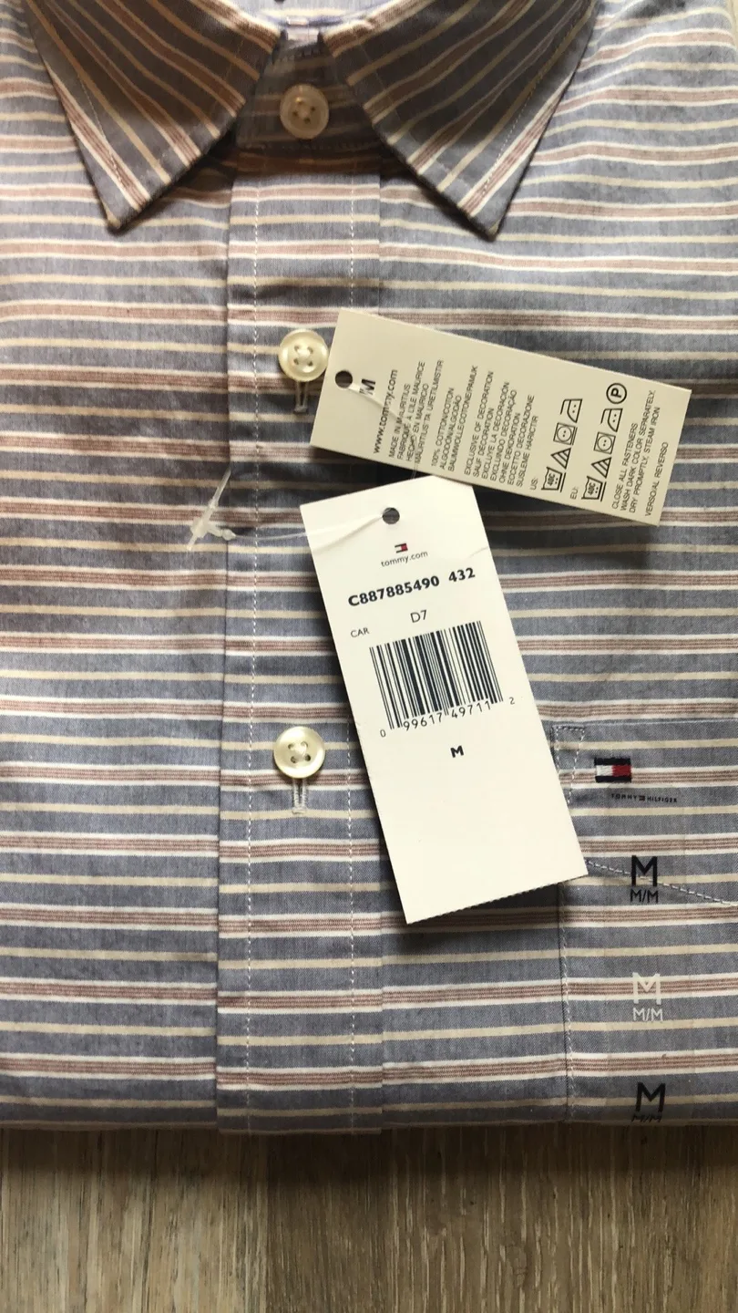 Tommy Hilfiger Men's Classic Fit Striped Dress Shirt - Size M image indicator(3)