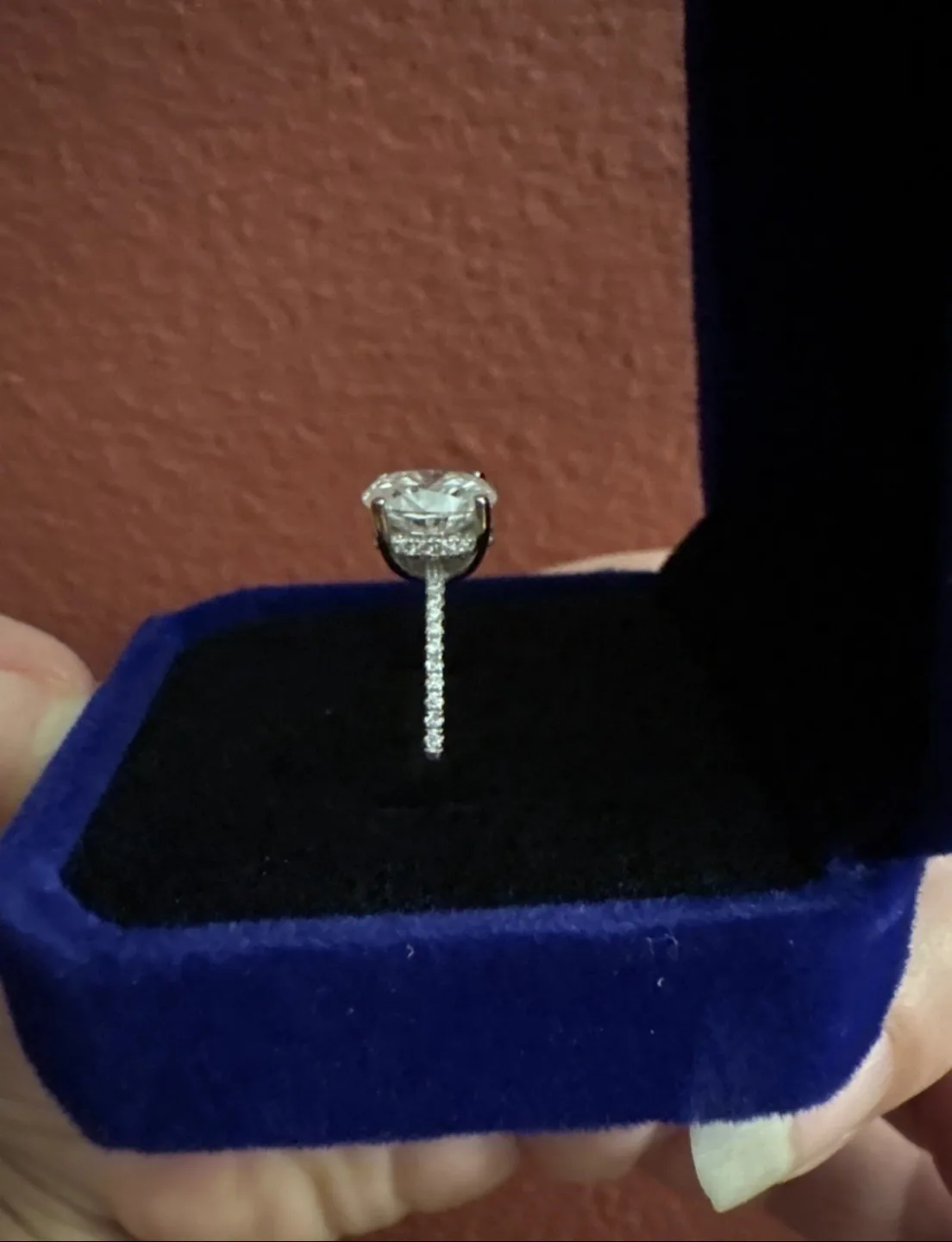 New Authentic  2 carat Oval Moissanite Ring 925 Silver image indicator(3)