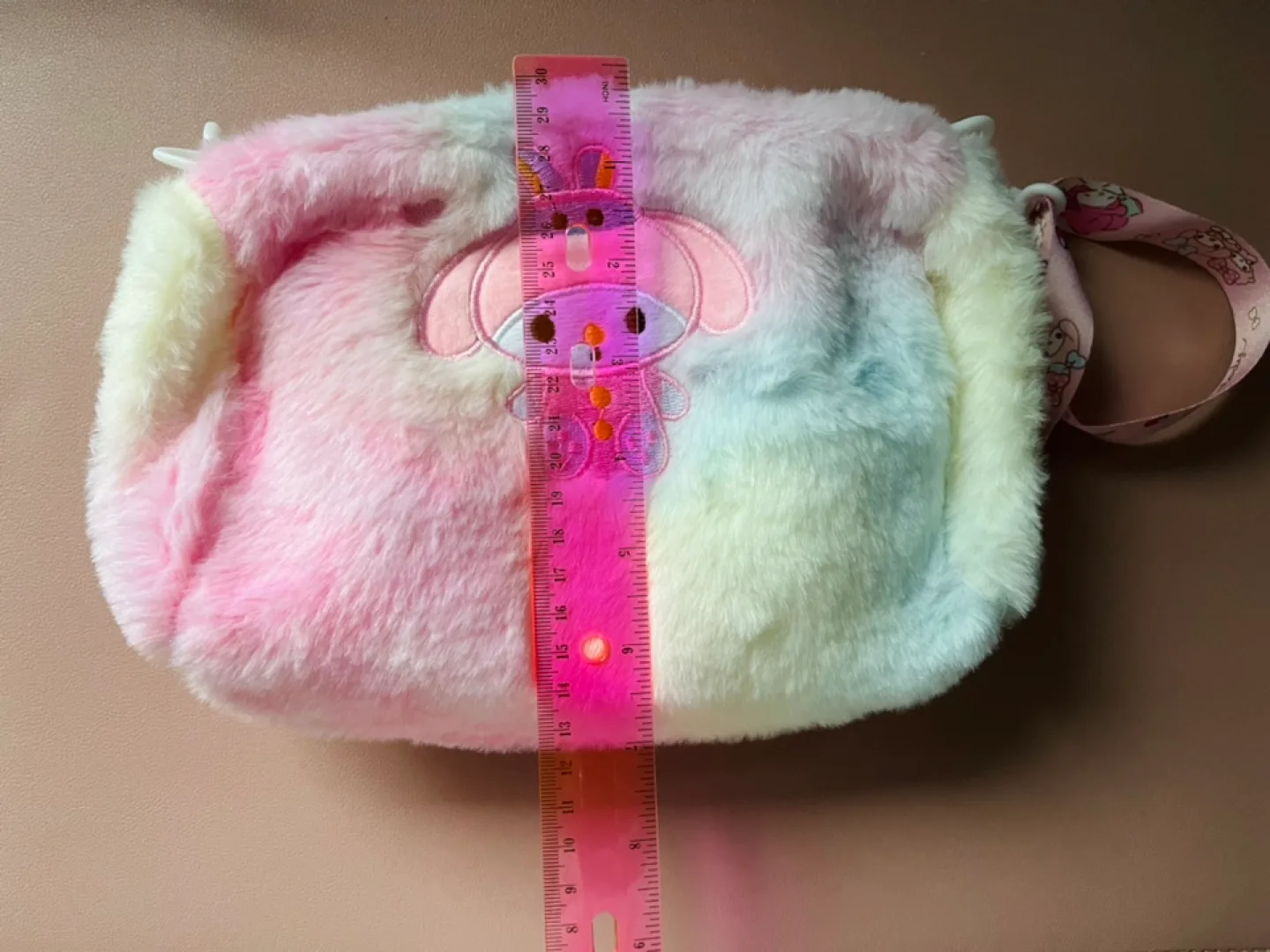 Sanrio crossbody bag image indicator(3)