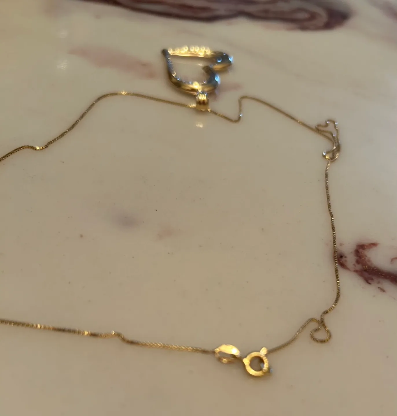 10KT Gold Heart Pendant Necklace image indicator(4)