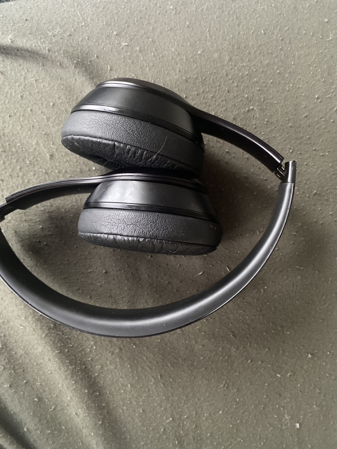 Beats Solo2 Wireless Headphones - Black