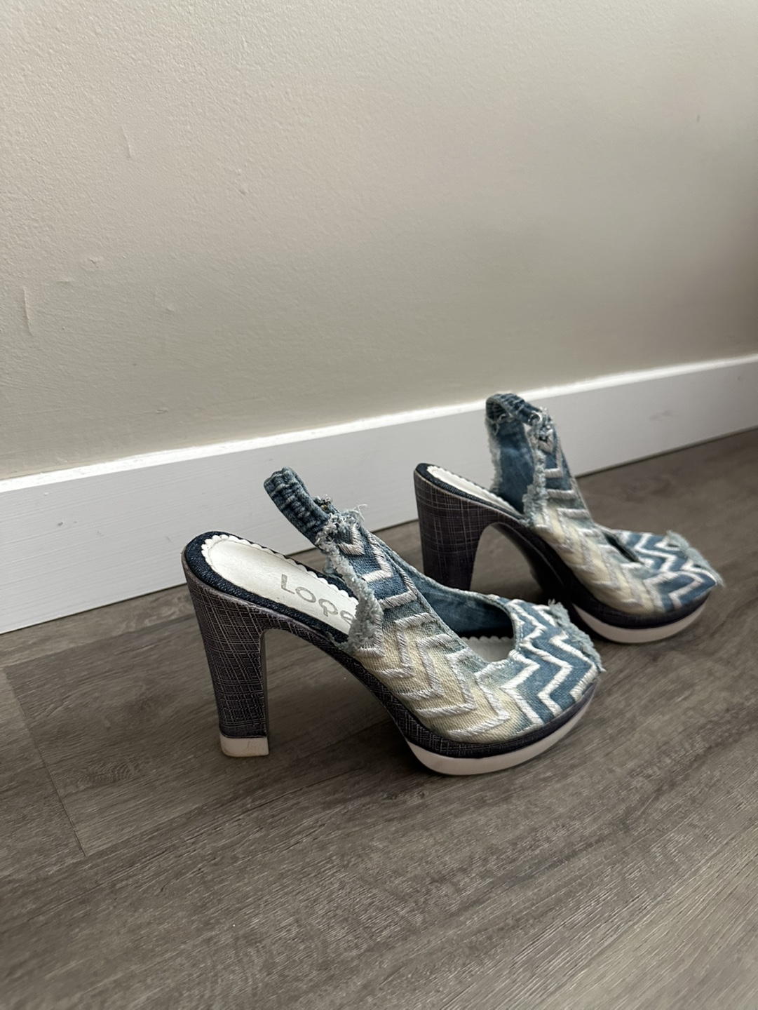 Stylish Denim Slingback Heels - photo 2
