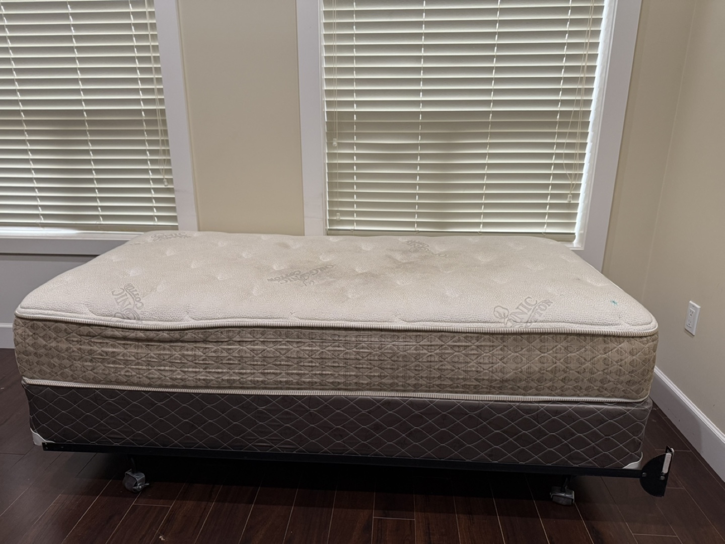 Twin Mattress and Box Spring Set - photo 2