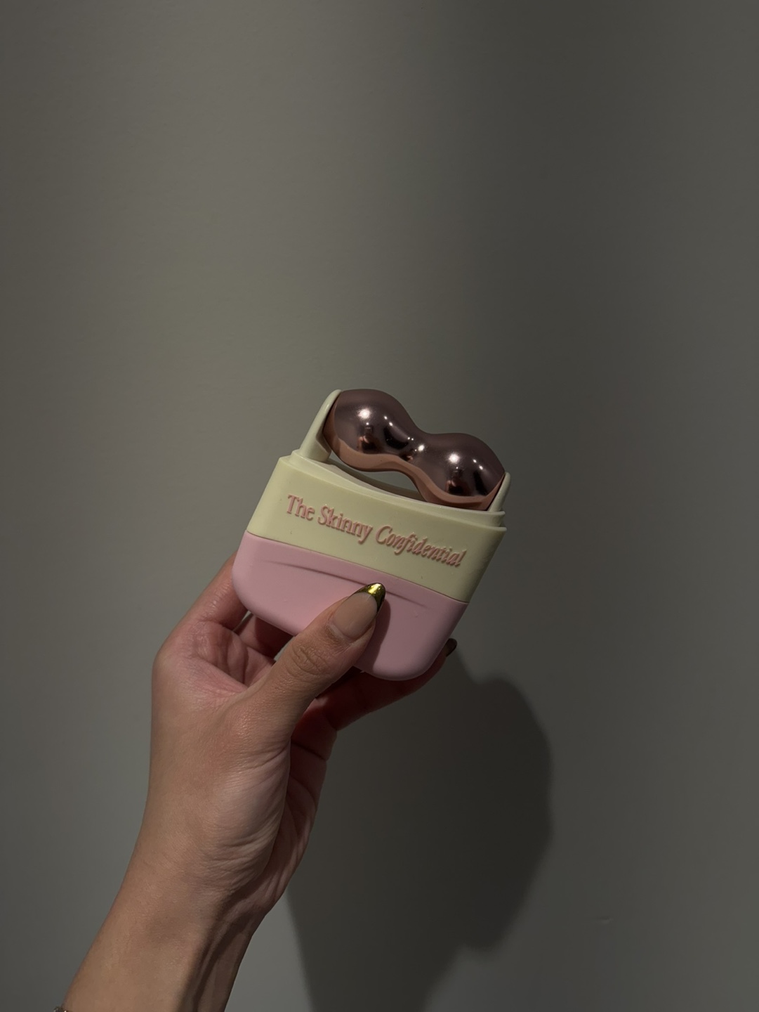 The Skinny Confidential Face Roller