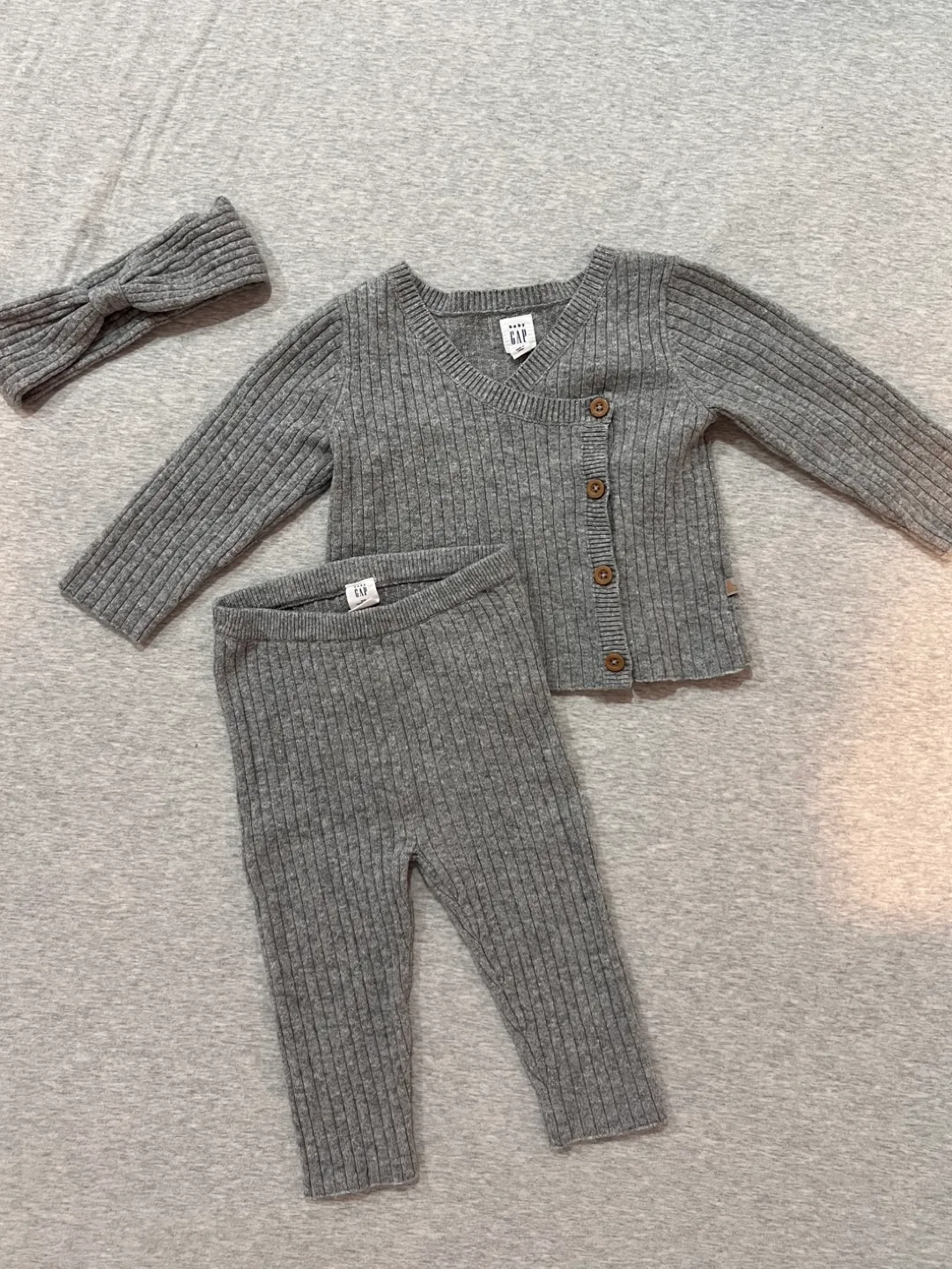Baby GAP 3-piece Outfit - Grey Ribbed Knit Set thumbnail