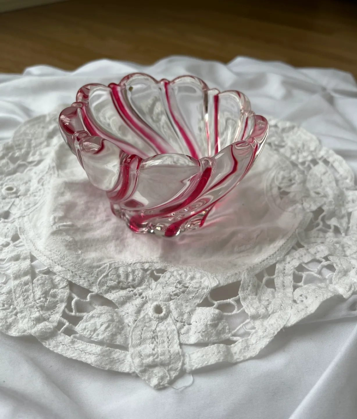 Beautiful Vintage Red Swirl Small Art Venetian Glass Bowl image indicator(2)