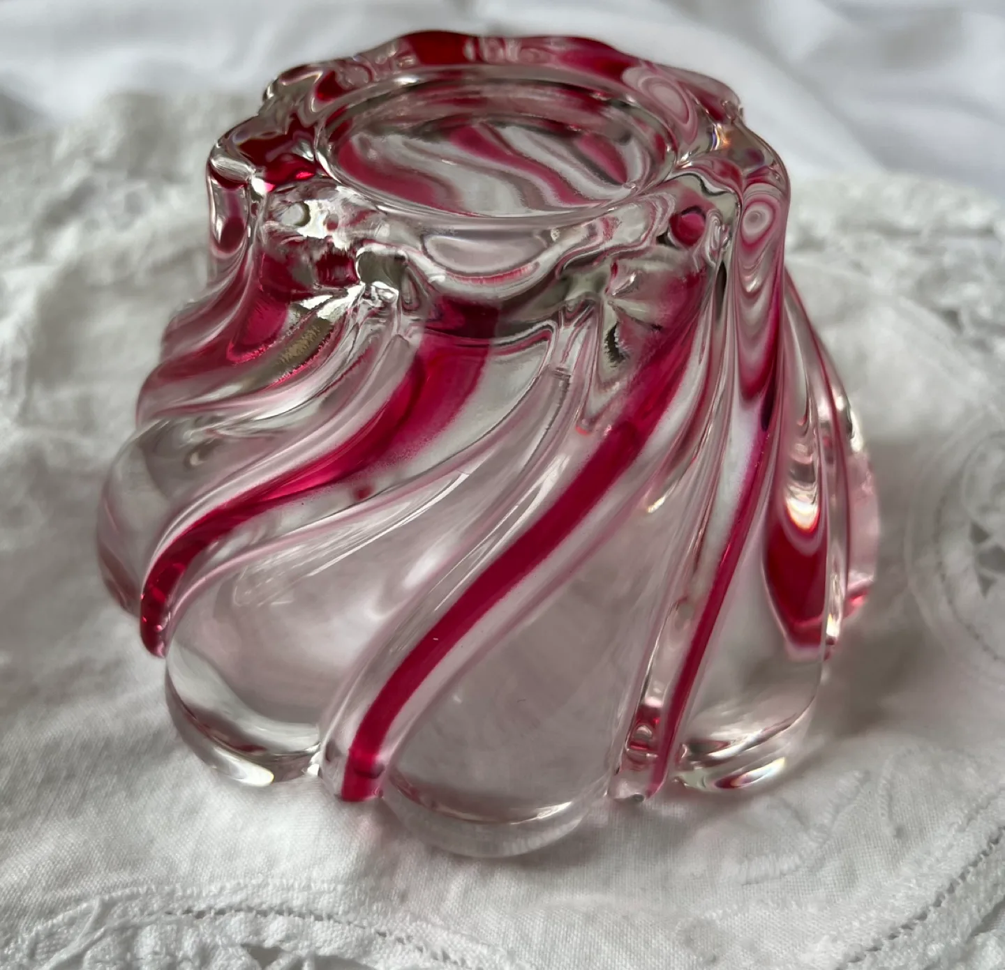 Beautiful Vintage Red Swirl Small Art Venetian Glass Bowl image indicator(5)