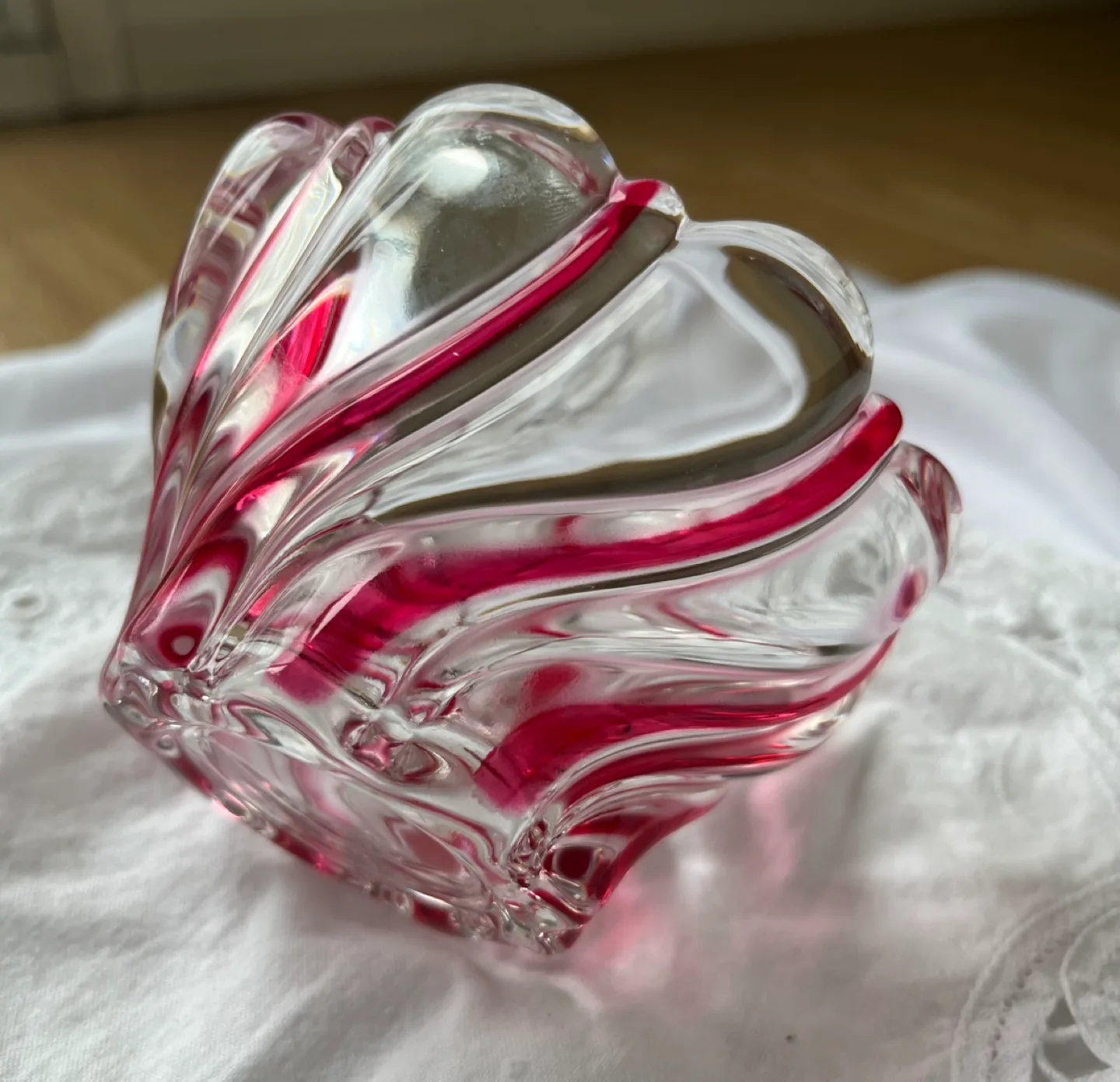 Beautiful Vintage Red Swirl Small Art Venetian Glass Bowl image indicator(8)