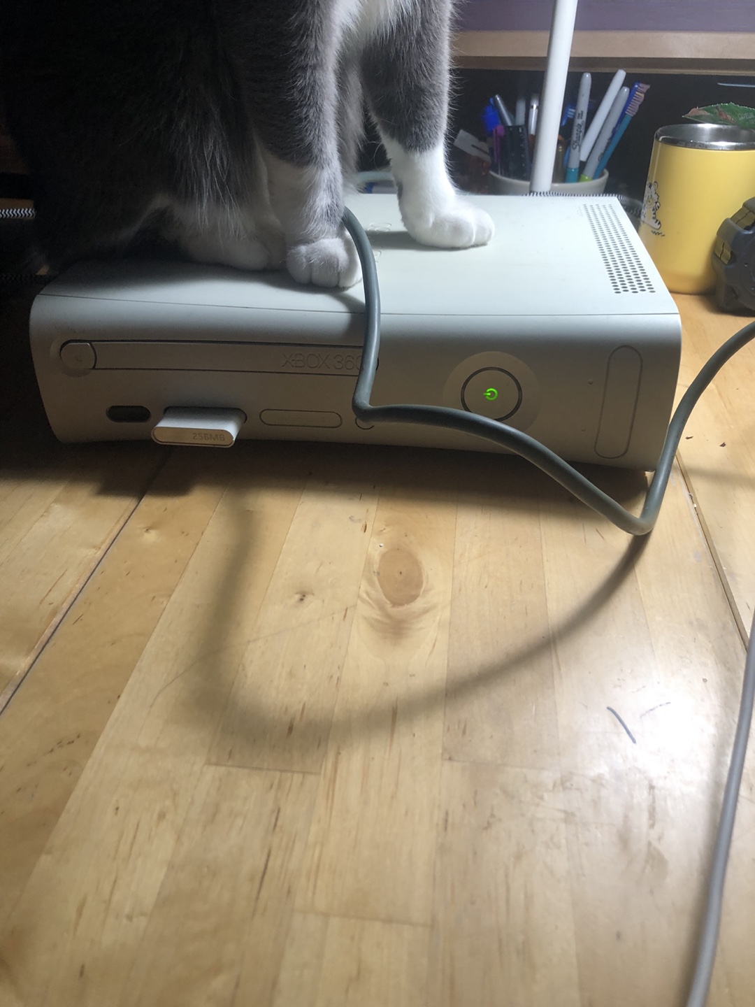 Xbox 360 Console and Controller - photo 3