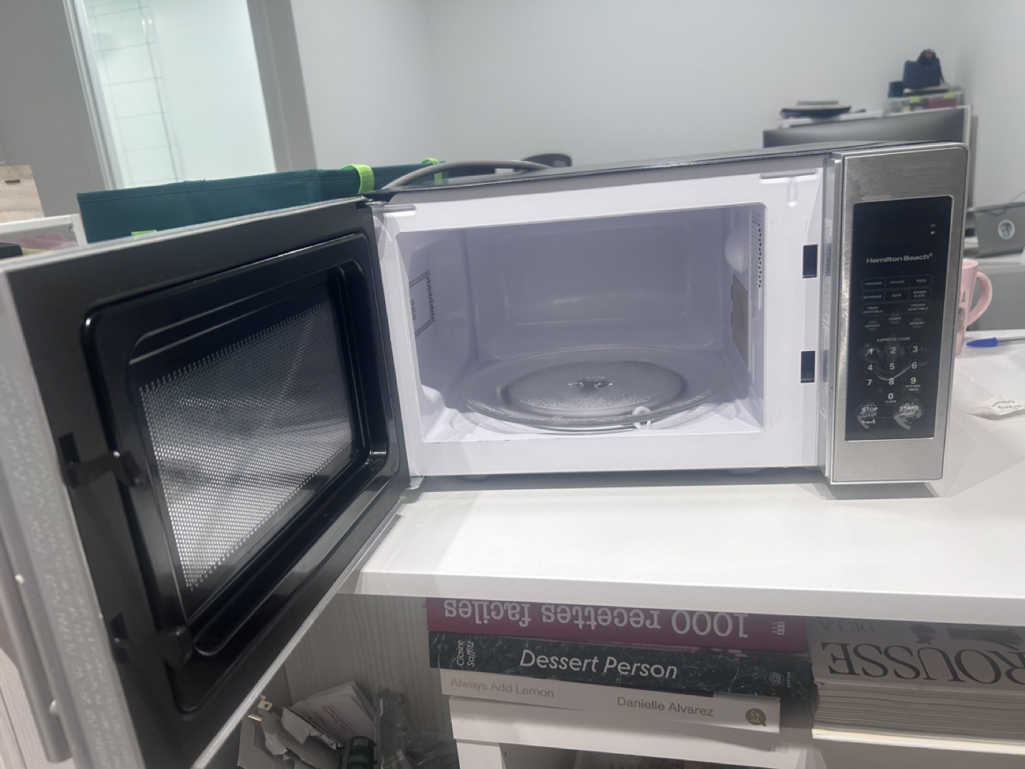Hamilton Beach Countertop Microwave - photo 2