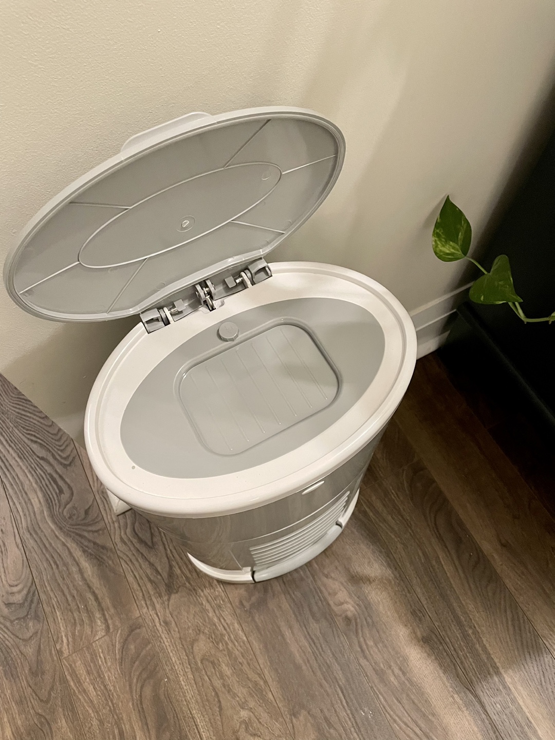 Free Dekor CLASSIC Diaper Pail - photo 2