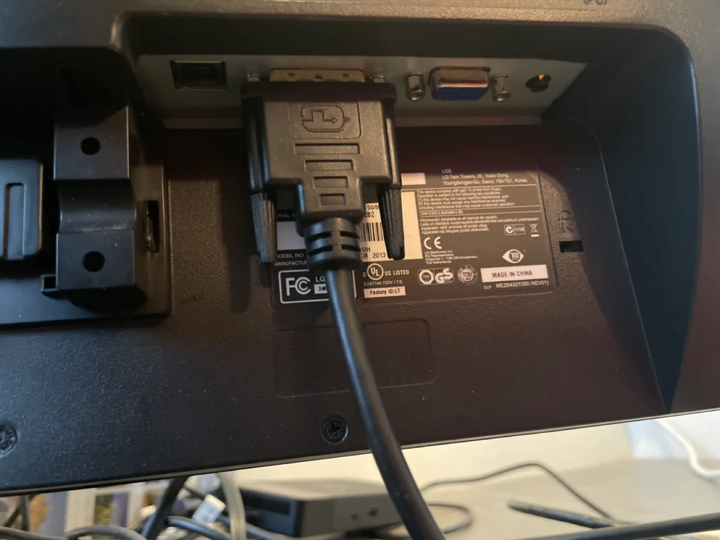 Free: LG 22-inch LED Computer Monitor image indicator(3)