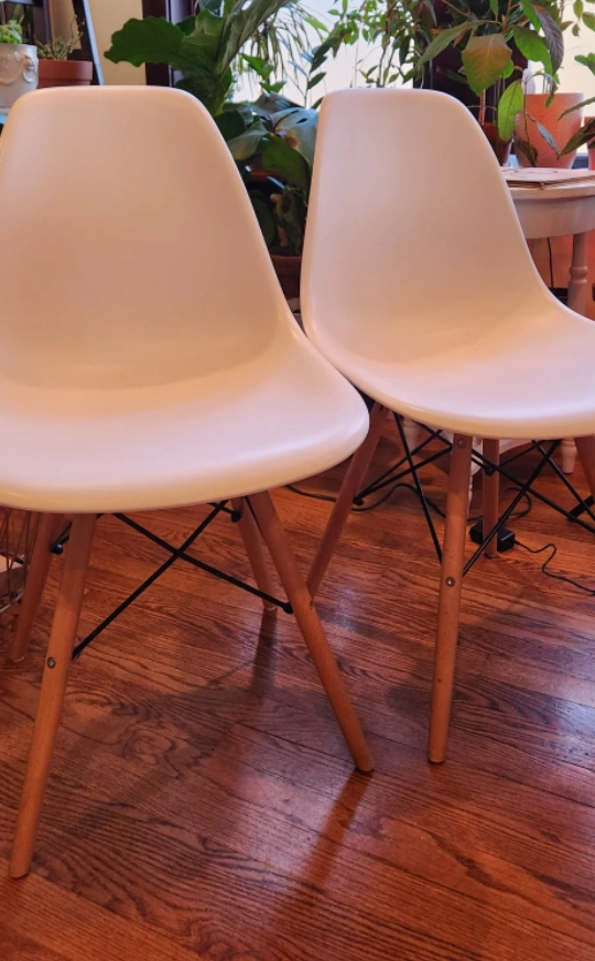 Set of 2 White Chairs - photo 4