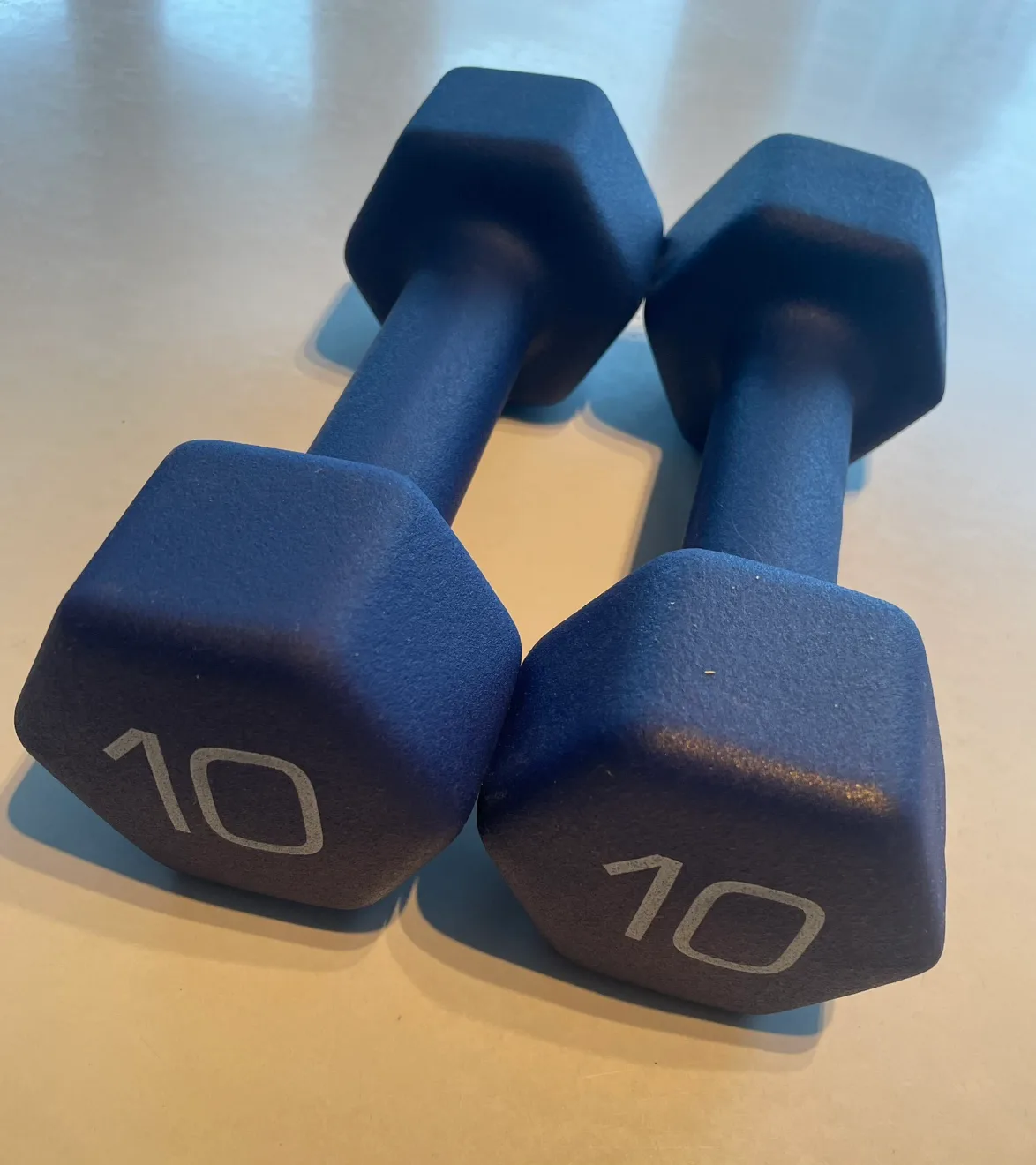 DUMBBELLS 3-10LB SINGLES OR FULL SET +FREEBIES💪🏽 image indicator(5)