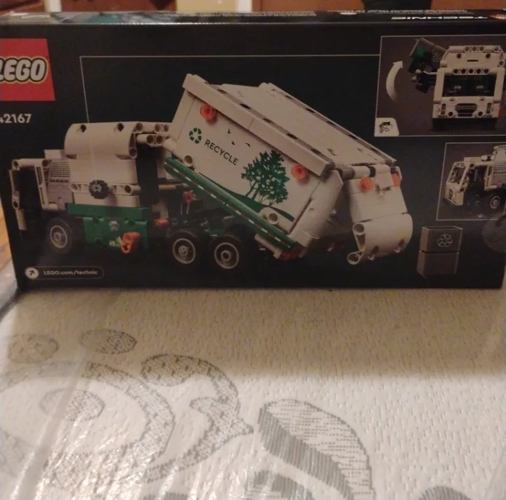 LEGO Technic Mack LR Electric Garbage Truck 42167 image indicator(3)