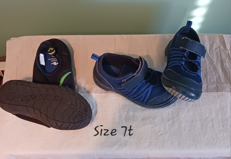 Kids' Size 7T Water Shoes and Runners - photo 2