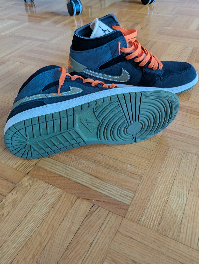 Jordan Mid Colorways - US 10.5