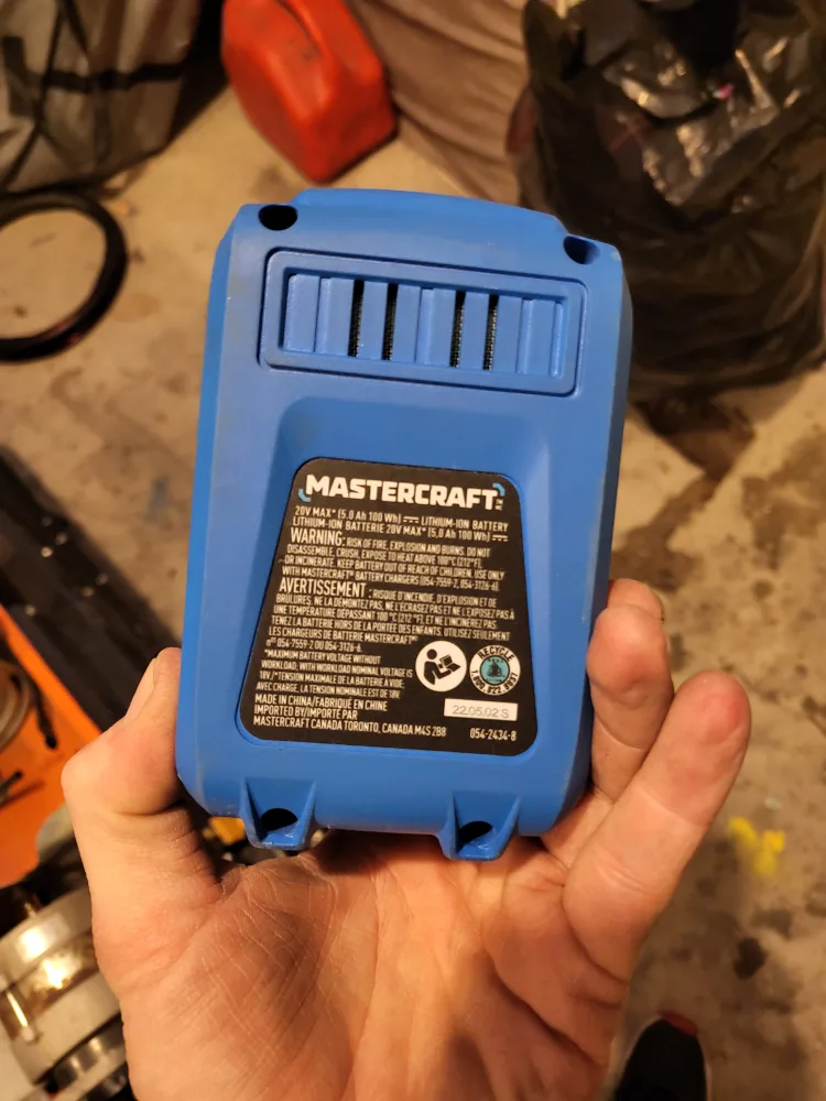 Mastercraft 20V Max Lithium-Ion Battery and Charger image indicator(3)