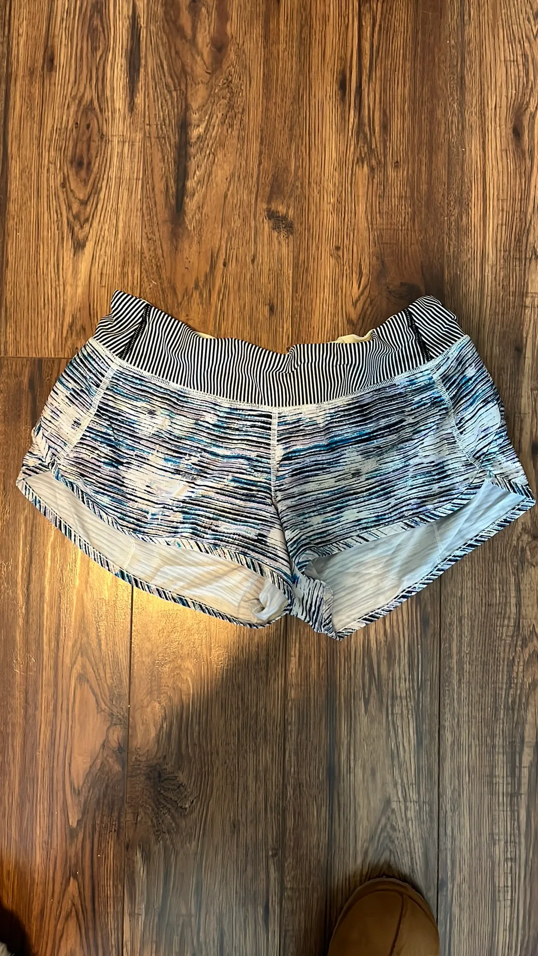 Lululemon Speed shorts thumbnail
