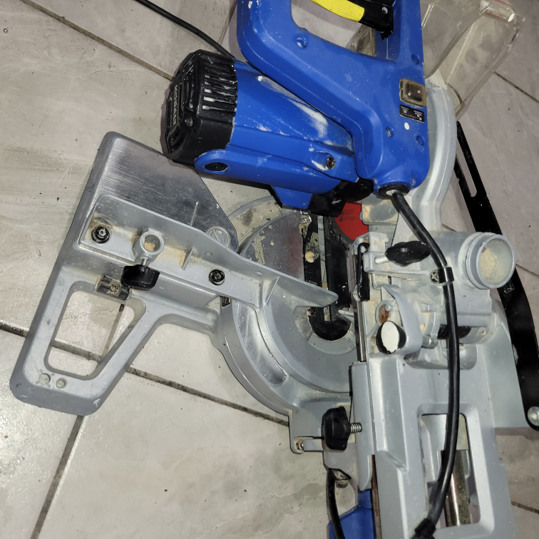 KOBALT 10-Inch Compound Miter rotational saw