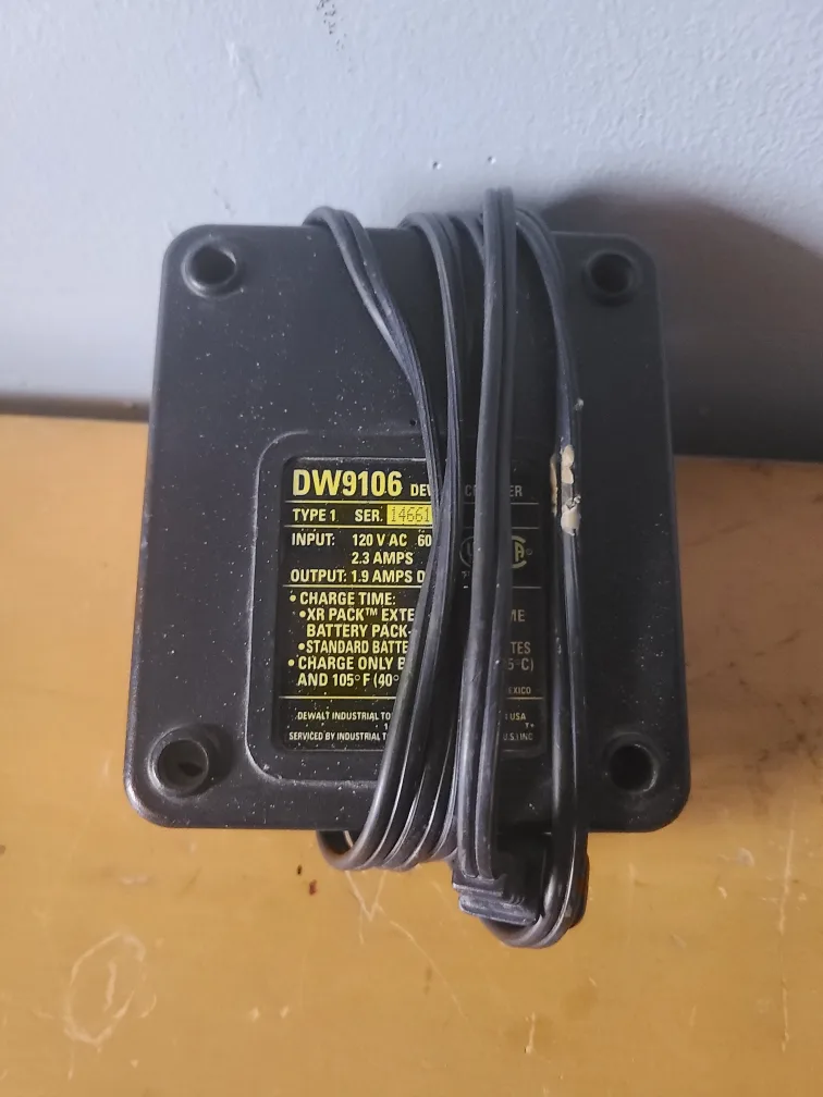 Dewalt XR Pack Nicad Battery Charger DW9106 7.2v-14.4v Power image indicator(2)