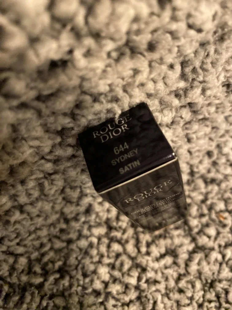 NEW Dior Sydney satin red lipstick rechargeable image indicator(2)