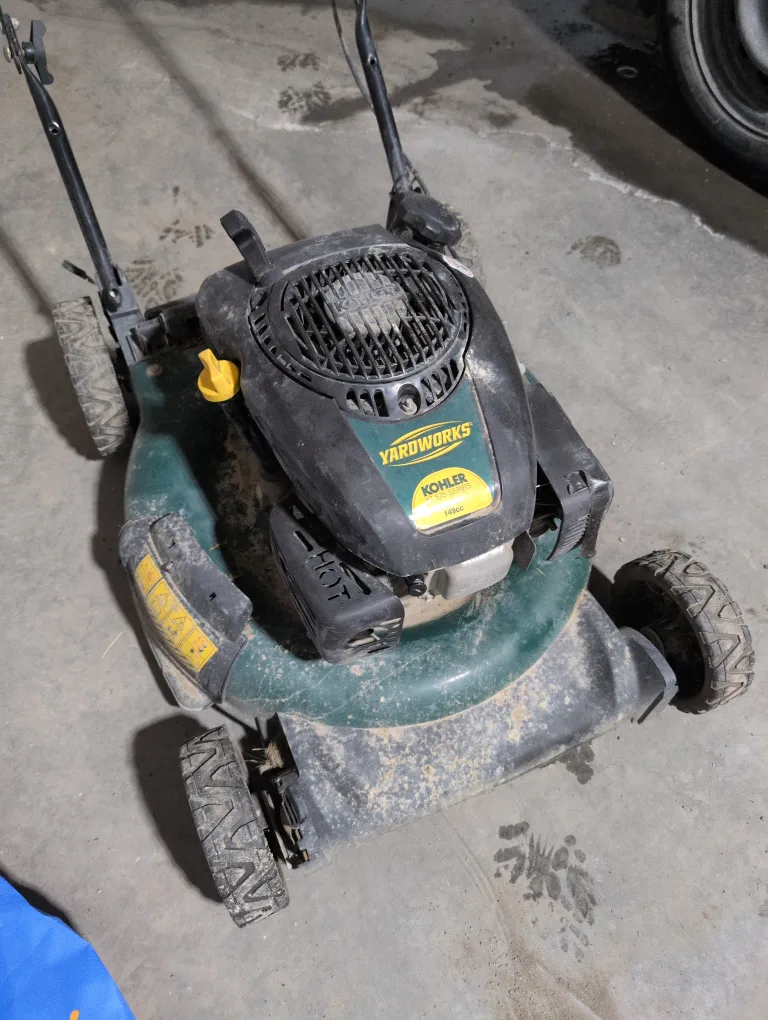 Yardworks Lawn Mower thumbnail