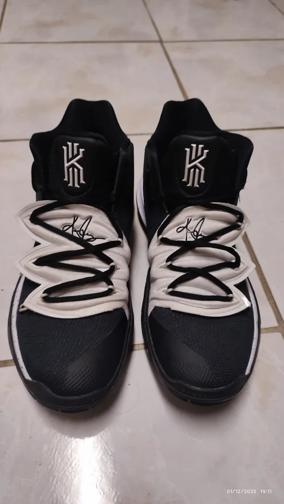 Kyrie 5 Black and White Basketball Shoes image indicator(2)