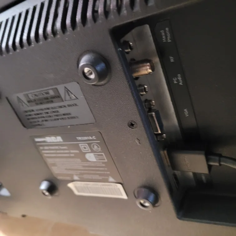 Technicolor by RCA 32 inch TV image indicator(2)