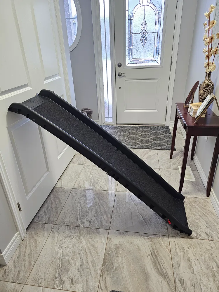 Pet Ramp - Foldable, Lightweight, Supports up to 150 lbs image indicator(4)