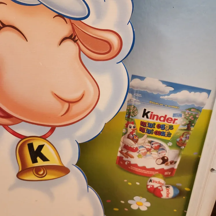 Kinder Sheep Cardboard Standee image indicator(3)