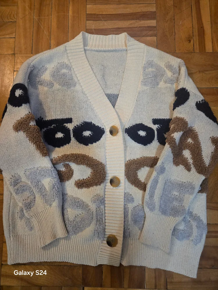 Cream-coloured Cardigan with Textured Design thumbnail