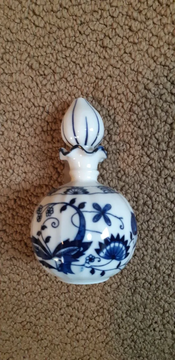 Vienna Woods Porcelain Collection image indicator(6)