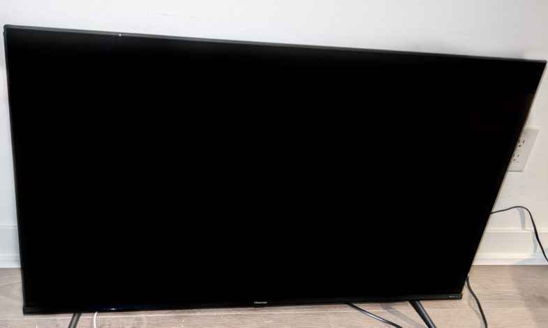 Hisense 43" UHD 4K Google TV (A6 Series) - Like New Condition - photo 2