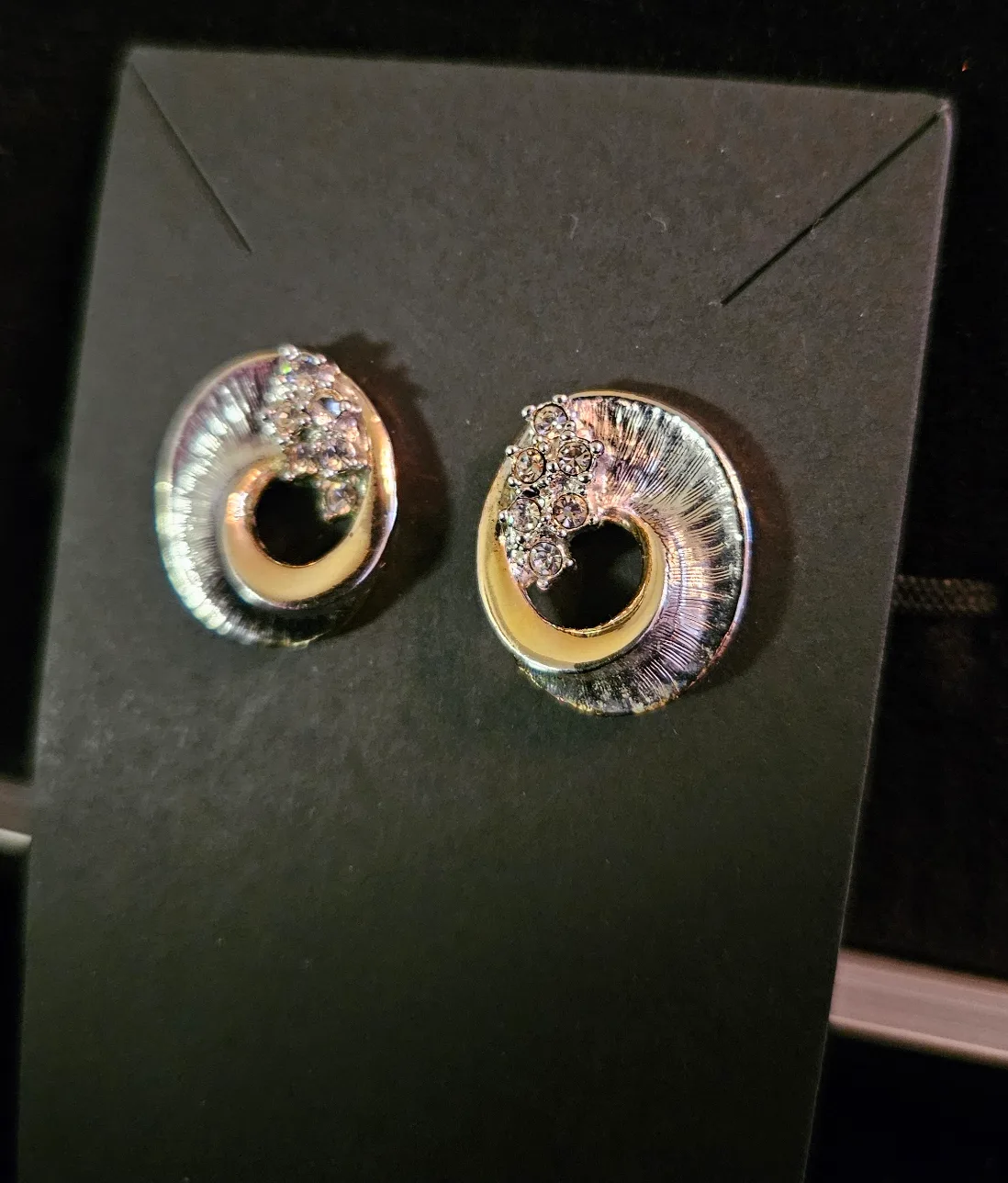 Stunning Vintage Gold and Silver Tone Rhinestone Earrings image indicator(2)