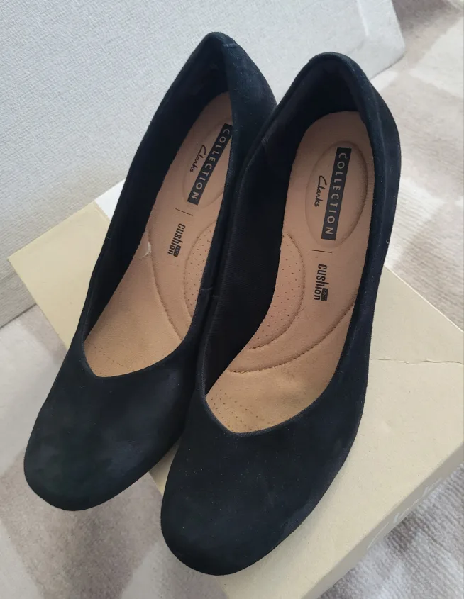 Clarks Women's Flores Tulip Black Suede Wedge Heels image indicator(2)