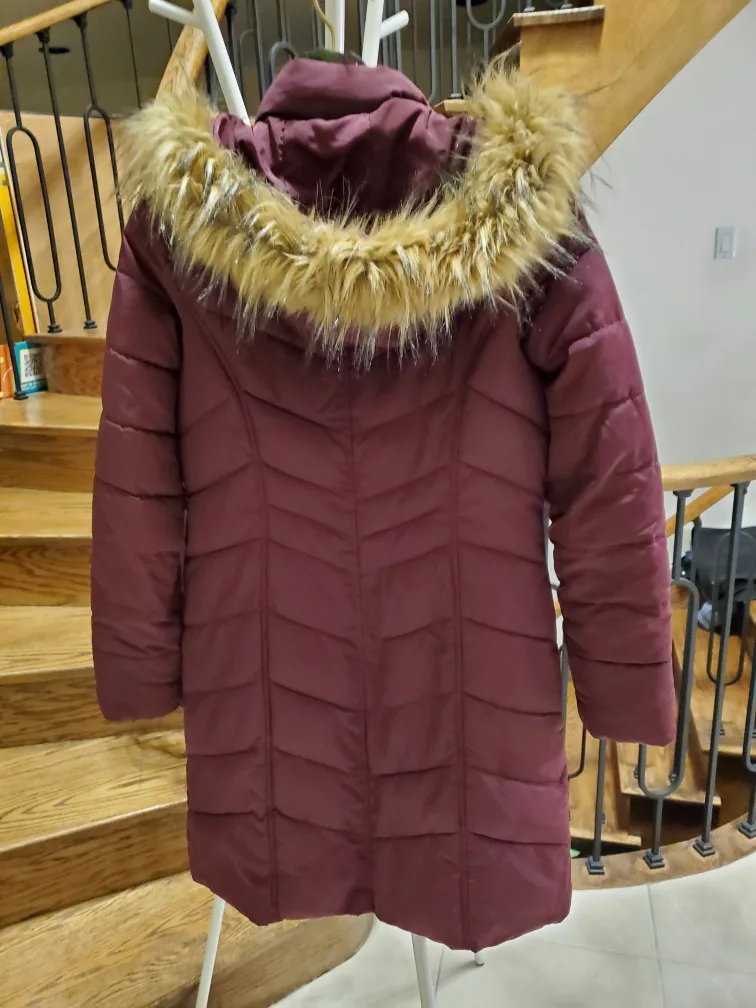 Tommy Hilfiger Women's Burgundy Puffer Jacket with Faux Fur Hood image indicator(4)