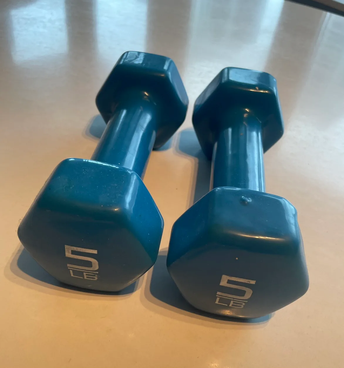 DUMBBELLS 3-10LB SINGLES OR FULL SET +FREEBIES💪🏽 image indicator(3)