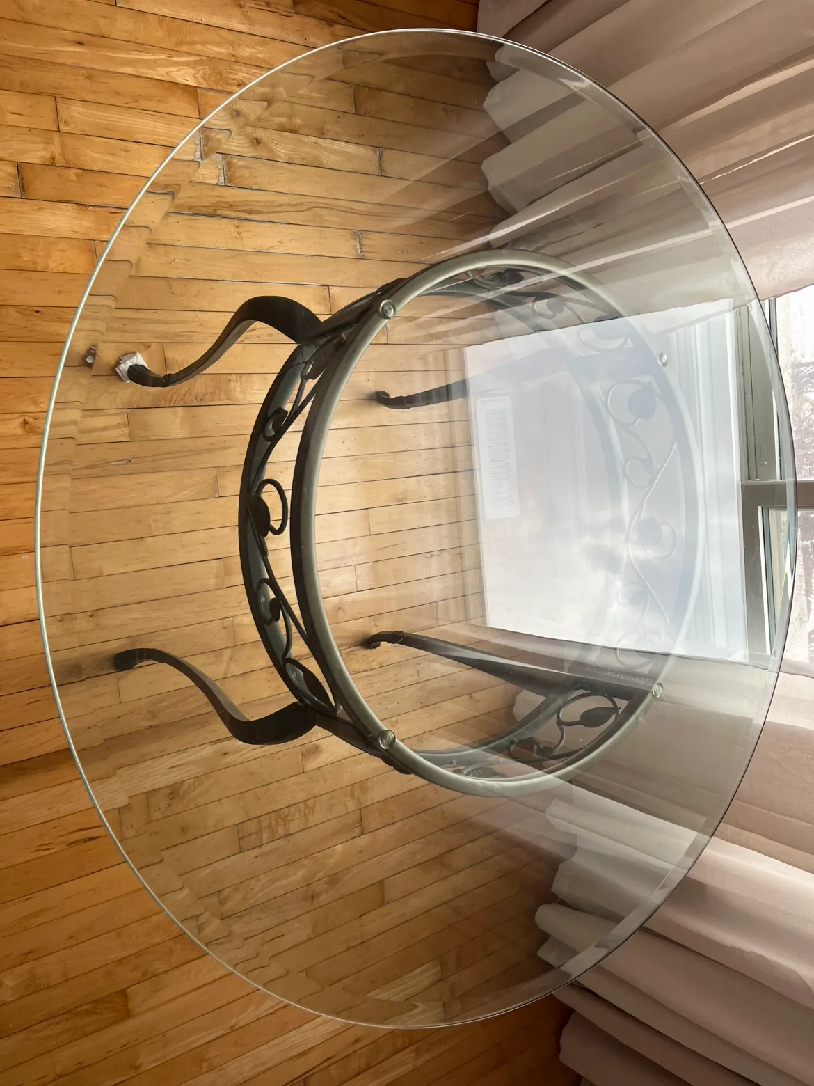 Round dining table 44inches image indicator(2)