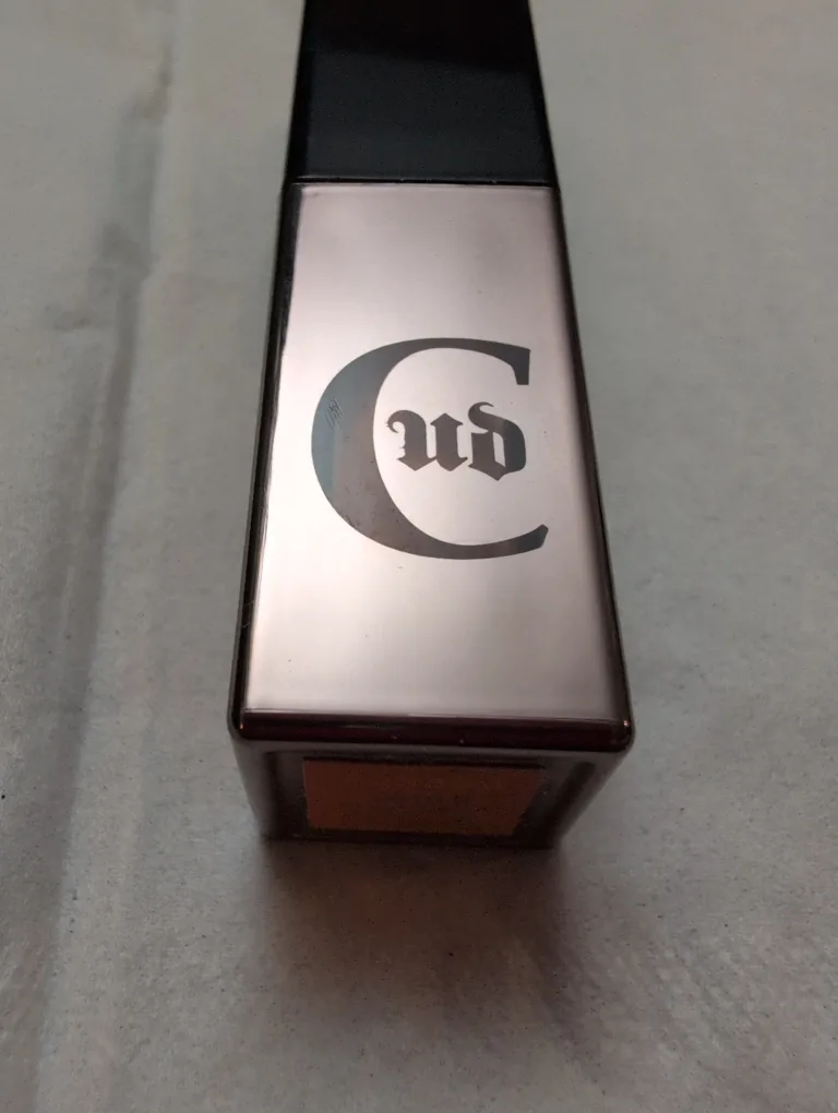 Lip glosses $5 each  - Maybelline, Urban Decay, Clinique 💚🥕 image indicator(5)