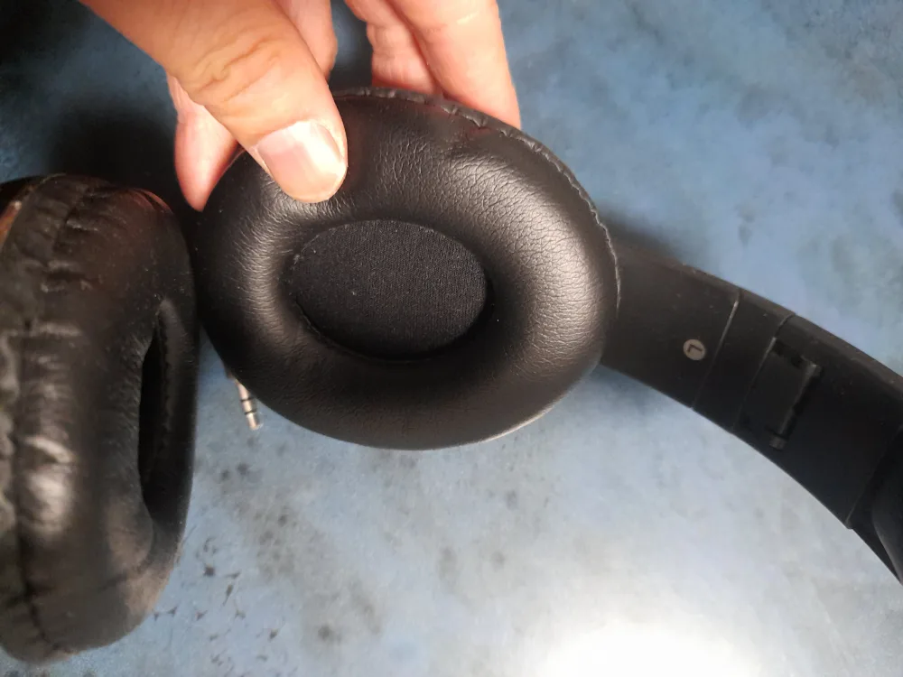 eScape Platinum Over-Ear Headphones #Freecycle image indicator(5)