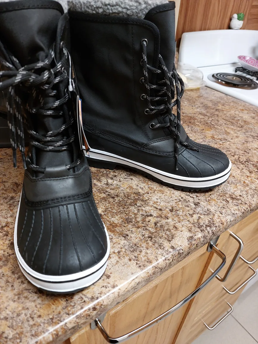 Women's Black Winter Boots Size 7 image indicator(5)