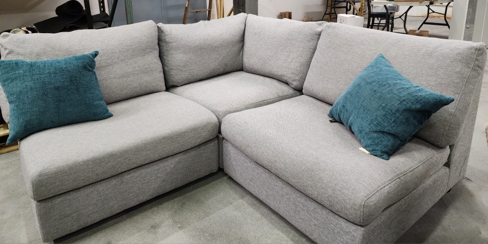 HIGH END Q LIVING 3 PEICE MODULAR.FREE DELIVERY!!! - photo 3
